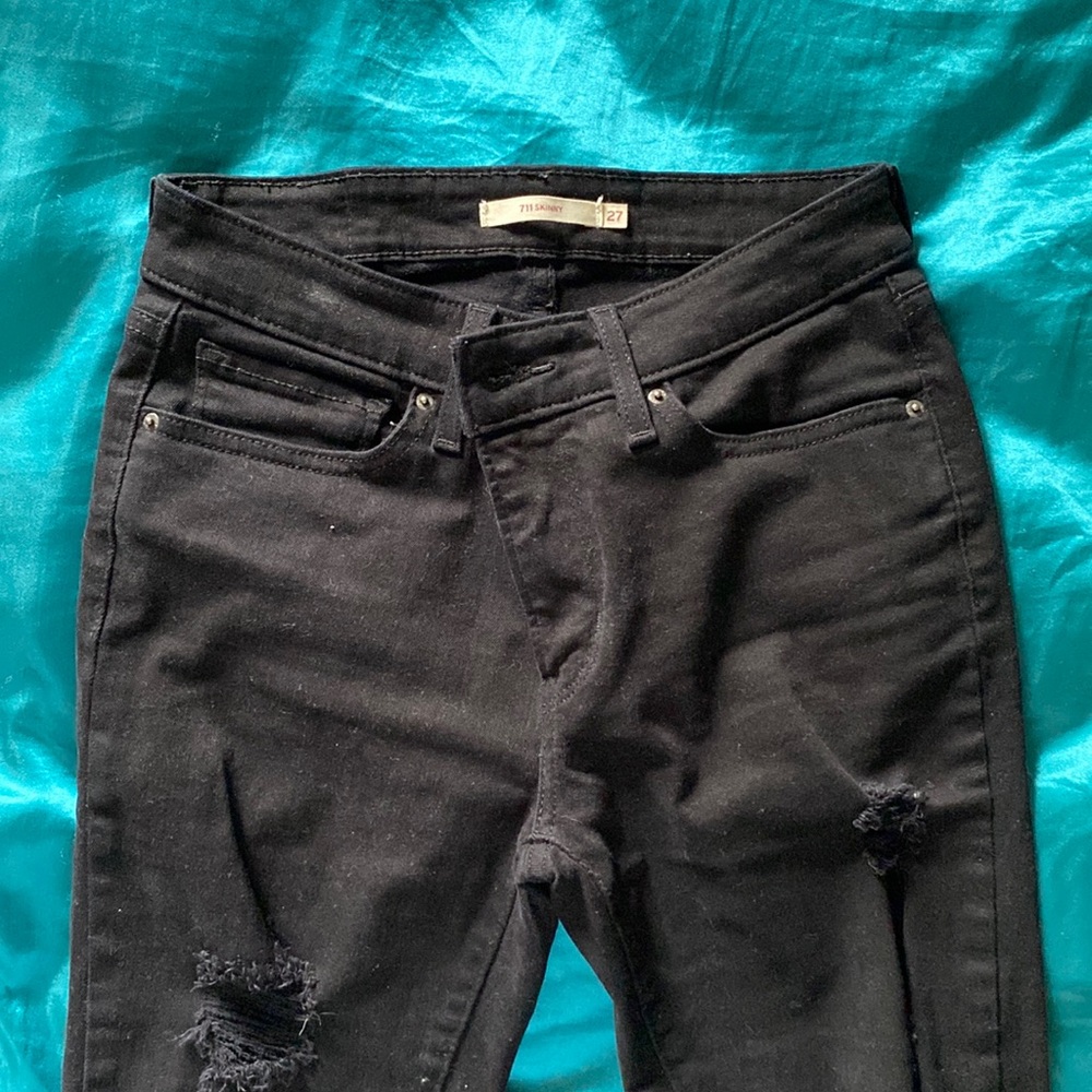 Levi’s Hi-Rise Black Distressed Skinny Jeans